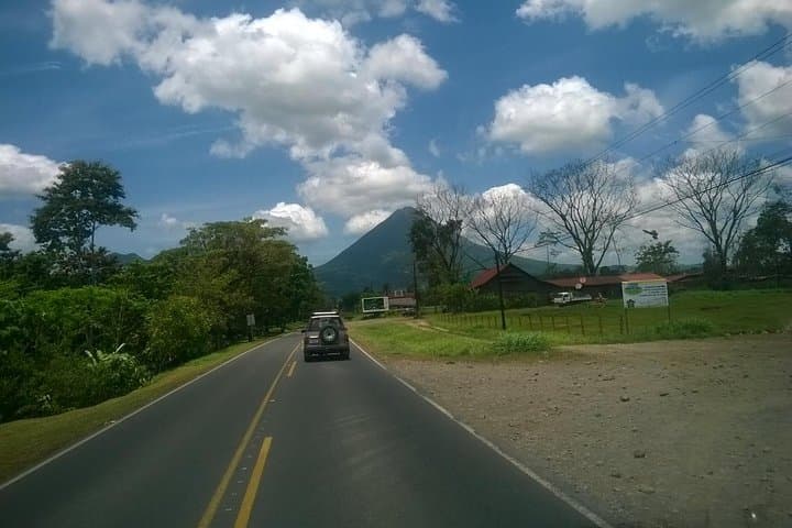 La Fortuna/renal Volcano to SJO Air