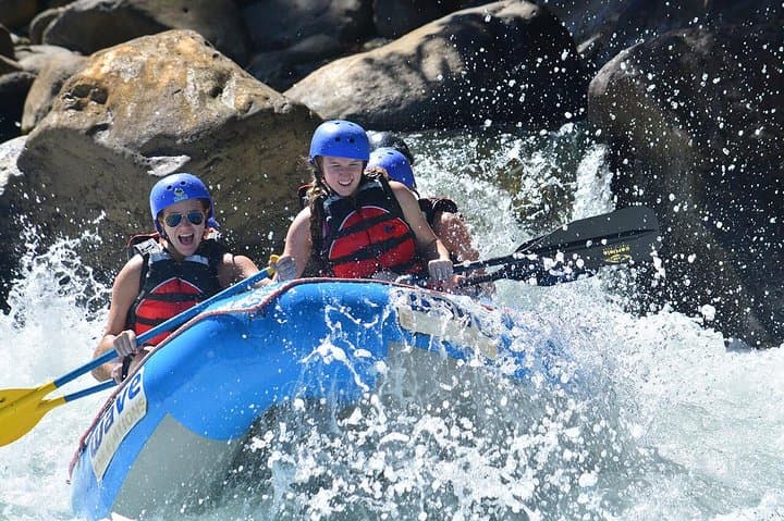 White Water River Rafting Class III-IV from La Fortuna-Arenal