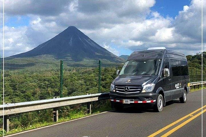 Private Transport from La Fortuna de Arenal to Playa Flamingo