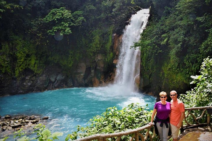 Private Tour Rio Celeste Waterfall | From La Fortuna & Tamarindo