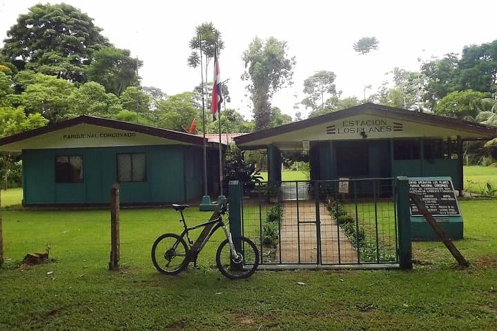 Los Planes Station