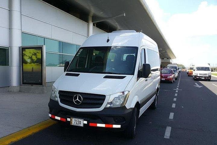 Transfer from San Jose Airport CR (SJO) to Arenal La Fortuna Hotels