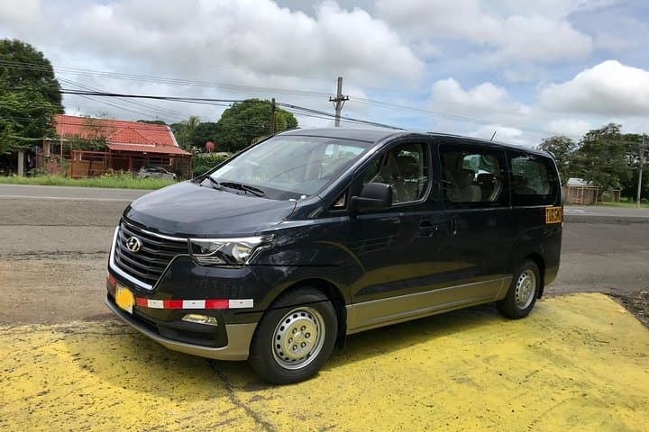 Shuttle Service To Andaz Papagayo Resort