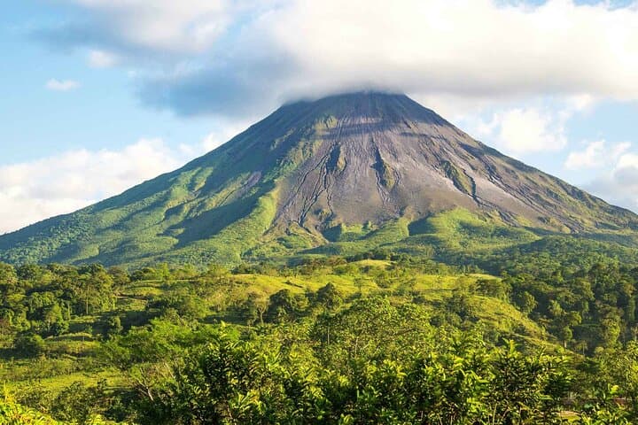 Private Transfer from Arenal La Fortuna to San Jose Airport