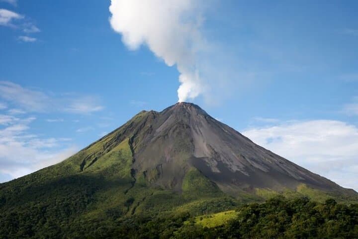 Tour to Arenal Volcano and Hot Springs