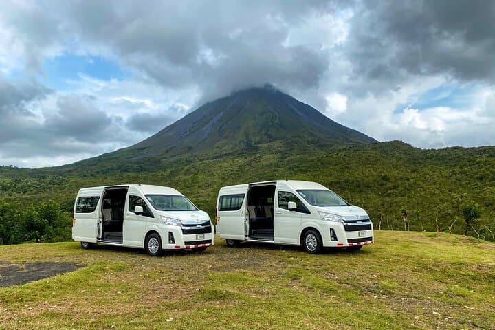 One-Way Private Transfer from Liberia Guanacaste Airport to La Fortuna (Arenal)