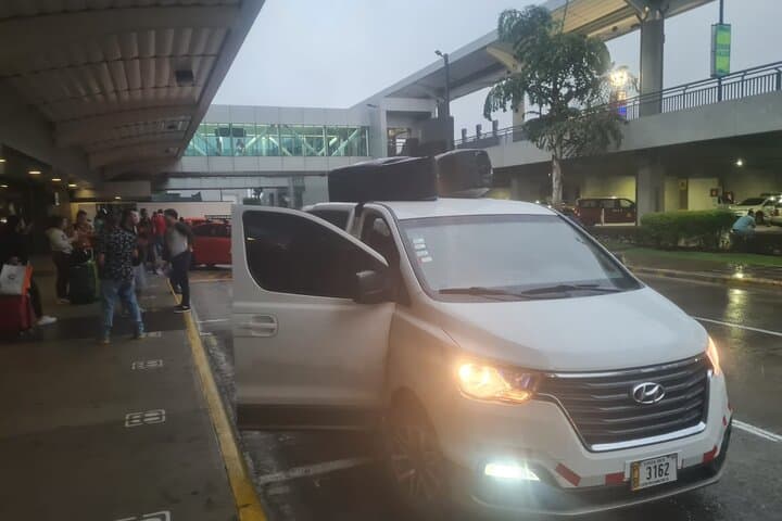 Private Transfer from Liberia Airport to Tabacón Arenal