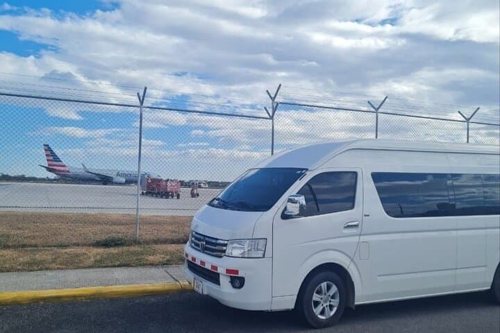 Private Transportation From Liberia Airport To Tortuguero Limon