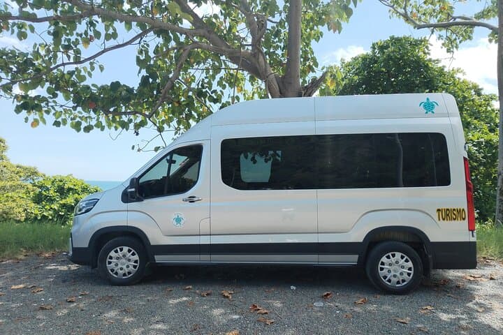 ¡Te aseguramos un traslado cómodo, seguro y agradable!
We guarantee a comfortable, safe, and enjoyable transfer!
