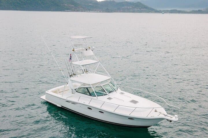 Tiara Yacht (40 ft) with Snorkeling & Water Sports, 4 hrs