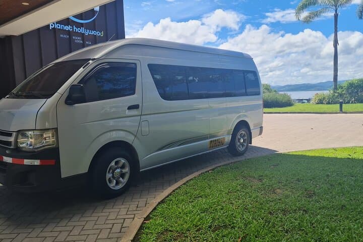 Private Transportation From Liberia Airport To Cabinas El Labrador