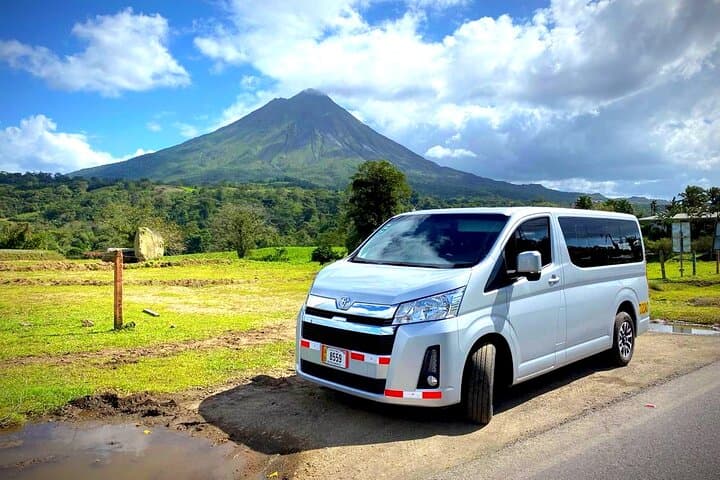 Private Transport Nekajui Carlton to Arenal - Premium Service VIP