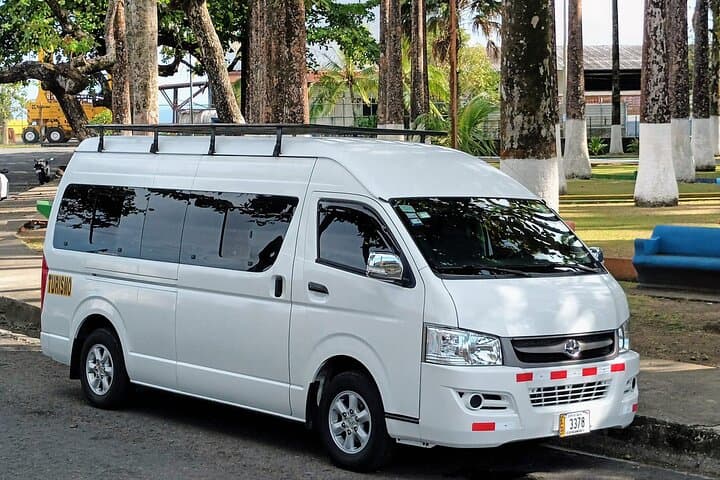 Private Transportation from Daniel Oduber Airport to Guanacaste