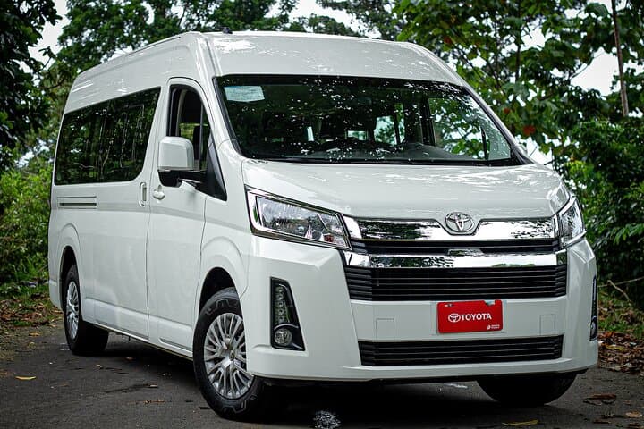 Private Transfer Juan Santamaria Airport To La Fortuna From 7 to 10 passengers