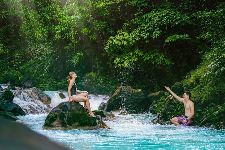Private Transport Arenal to Rio Celeste - Premium Service VIP