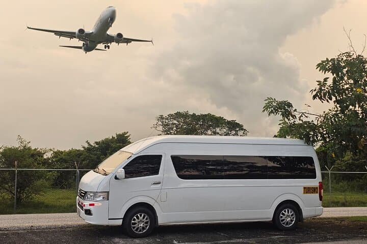 Private Transfer From Liberia Airport To Riu Palace