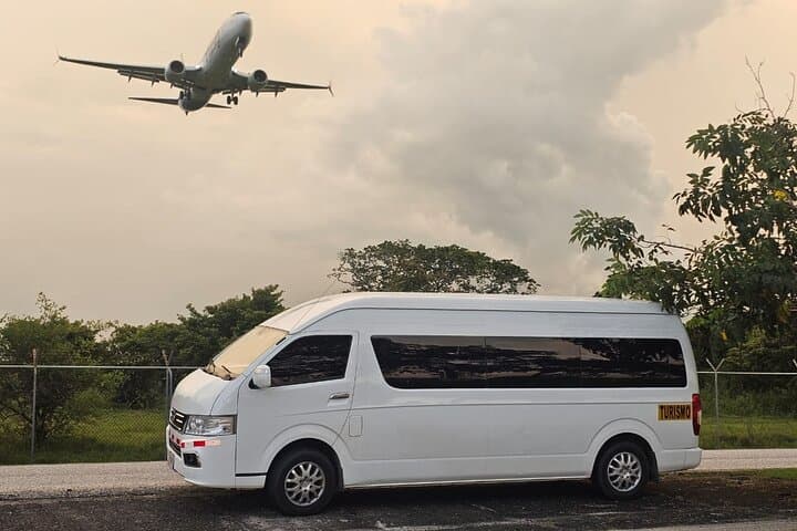 Private Transfer From Liberia Airport To Playa Conchal