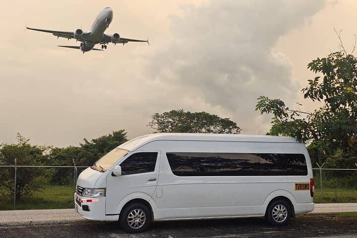 Private Transportation from Liberia Airport to Las Catalinas