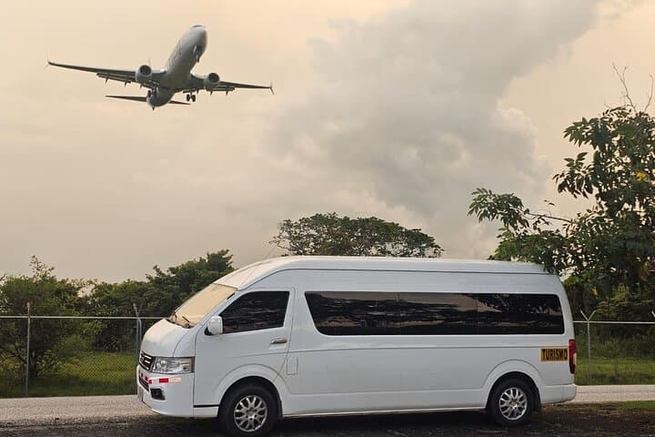 Private Transportation From Andaz Papagayo to Arenal Volcano