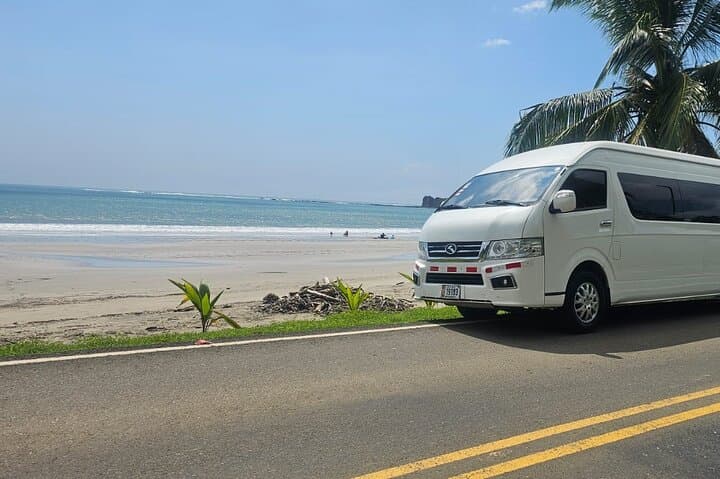 Private Transfer from Liberia Airport to Hotel Luna Llena