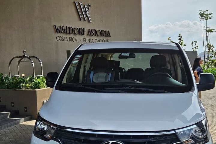 Private Transfer from Liberia Airport to Hotel Waldorf Astoria