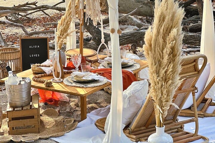 Caracola Experience – Luxury Beach Picnics & Proposals