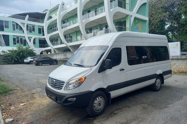 Monteverde: Shared Shuttle to Manuel Antonio or Jaco