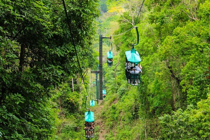 aerial-tram-in-jaco-rainforest