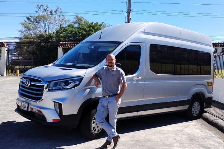 Transport from La Fortuna to Santa Teresa Beach or vice versa