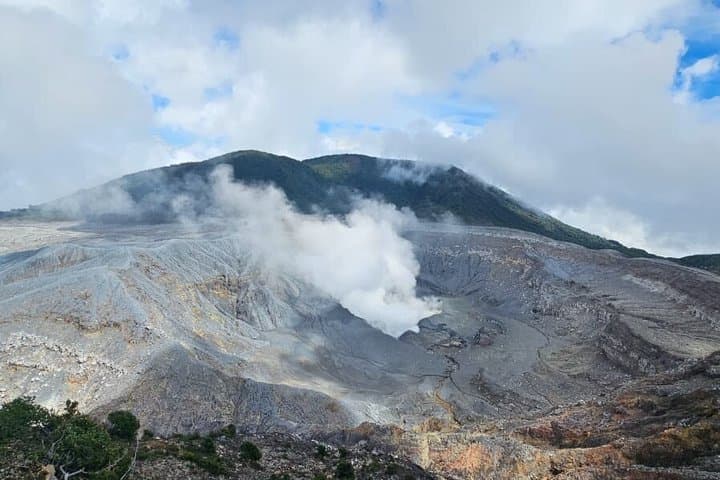 Poás Volcano and Visit to Peace Falls Private Tour