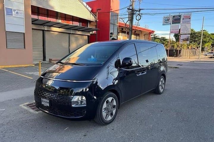 Private Transfer from SJO Airport to La Fortuna (1–6 Passengers)