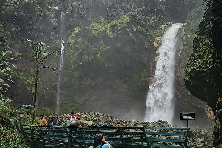 Private Transfer from La Fortuna Arenal to Manuel Antonio Hotels