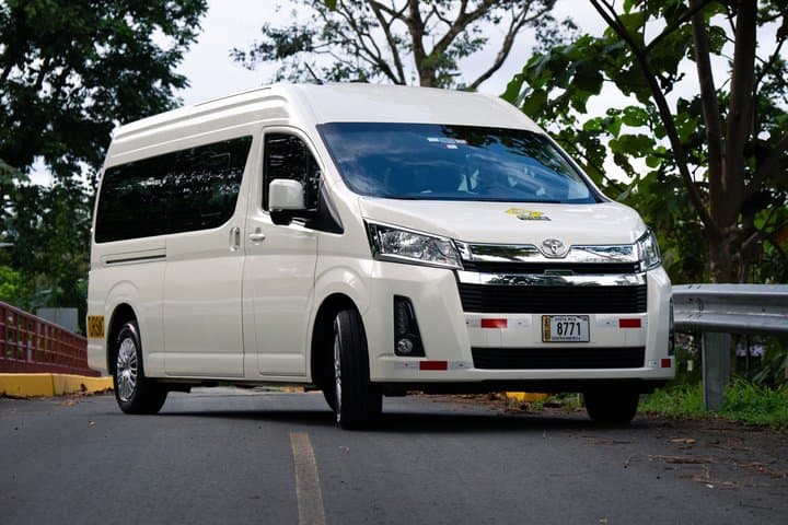 Private Transfer From La Fortuna To Manuel Antonio From 7 to 10 passengers