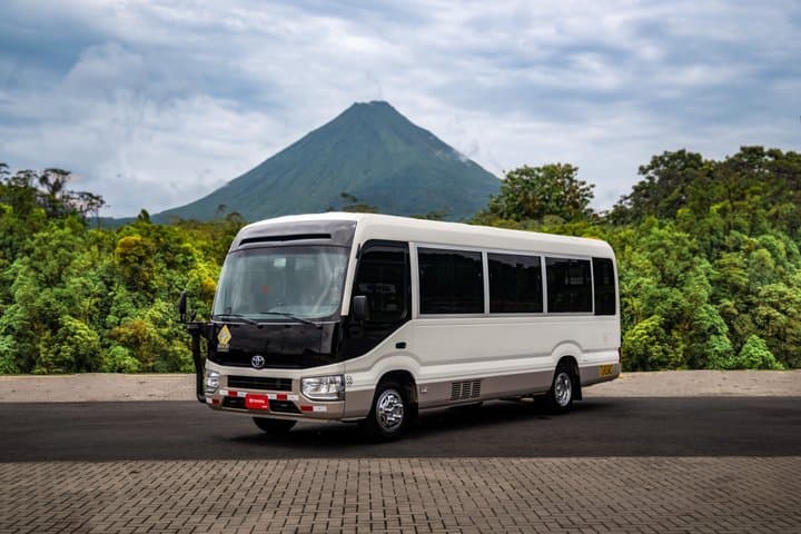 Private Transfer From La Fortuna To Manuel Antonio From 11 to 15 passengers