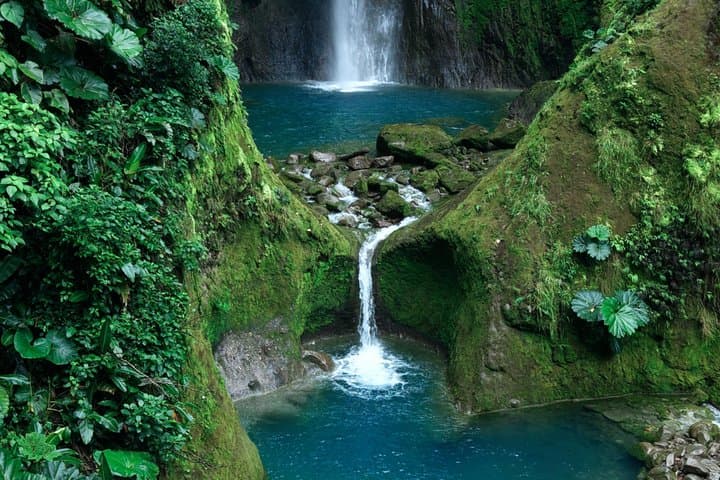Vuelta al Cañón Waterfall Hike in Bajos del Toro
