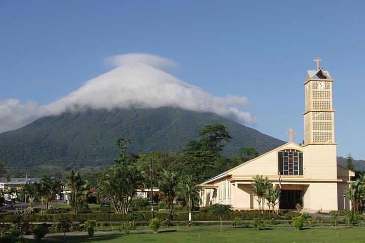 Arenal Volcano, La Fortuna Waterfall & Lunch