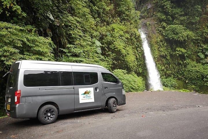 Private Transfer to Arenal Volcano La Fortuna from San Jose