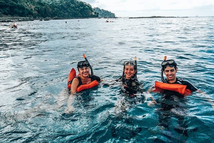 A wonderful couple enjoying with our guide Alexa.