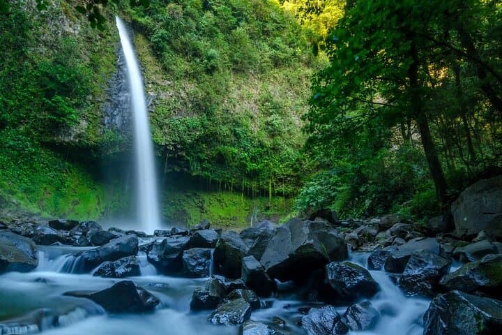 La Fortuna Waterfall & AirTime Zipline Tour with Lunch