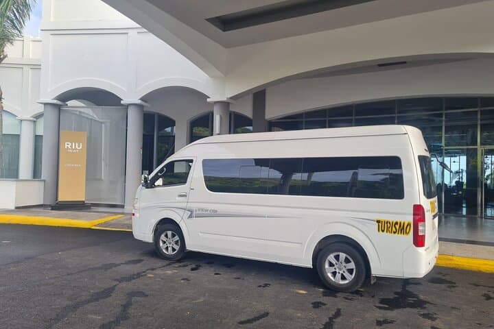 Shared Transportation From Liberia Airport To Tamarindo
