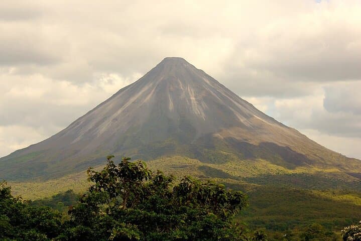 Full Day Arenal Volcano Hike and Hot Spring Experience with Lunch
