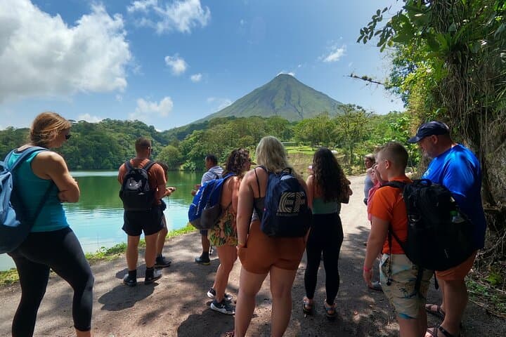 Early Morning Arenal Volcano Expedition with Wildlife Sightings