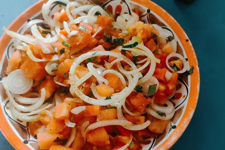 Costa Rican-style tomato salad