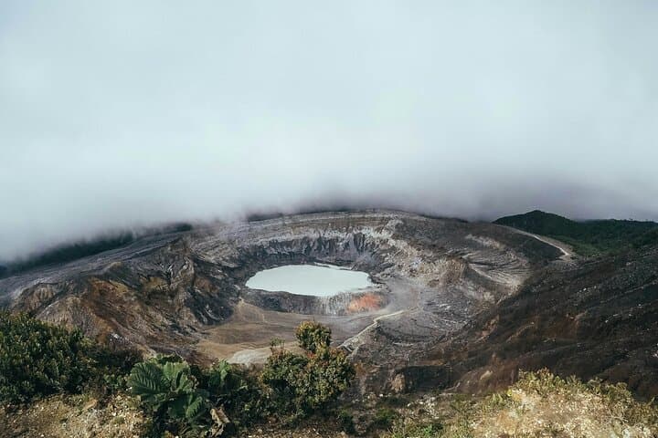 Day Tour: Doka Estate, Poás Volcano and La Paz Waterfalls