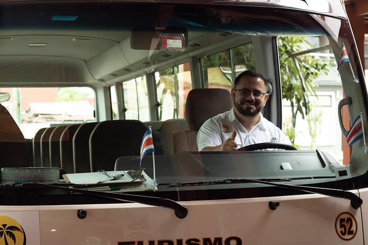 Scenic Coach Transfer from San José to Arenal