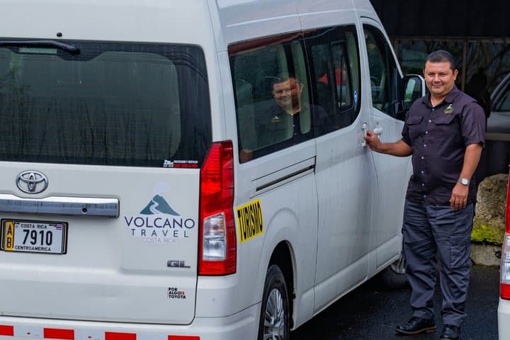 Shuttle Service from La Fortuna to San Jose City or Airport /AM